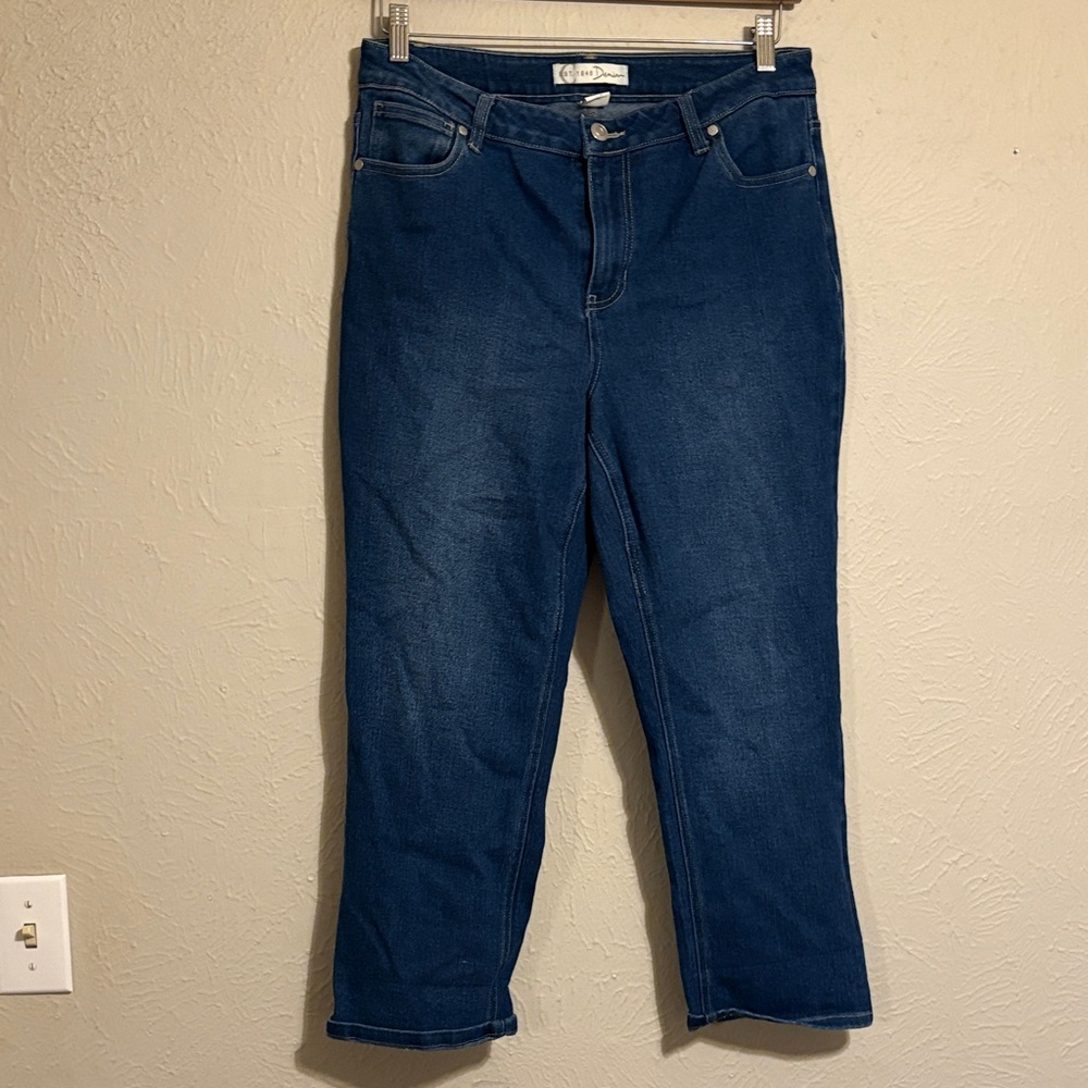 Classic Blue Women's Cropped Jeans